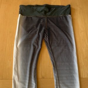Gap Fit Capri leggings